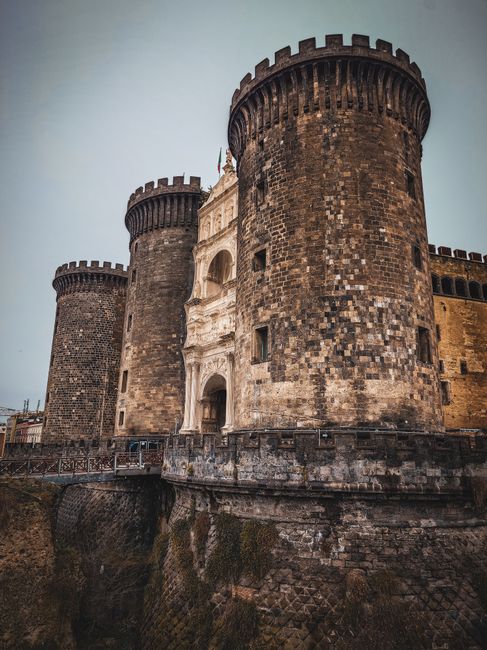 Explore the historic Castel Nuovo, a stunning medieval castle in Napoli, Italy.